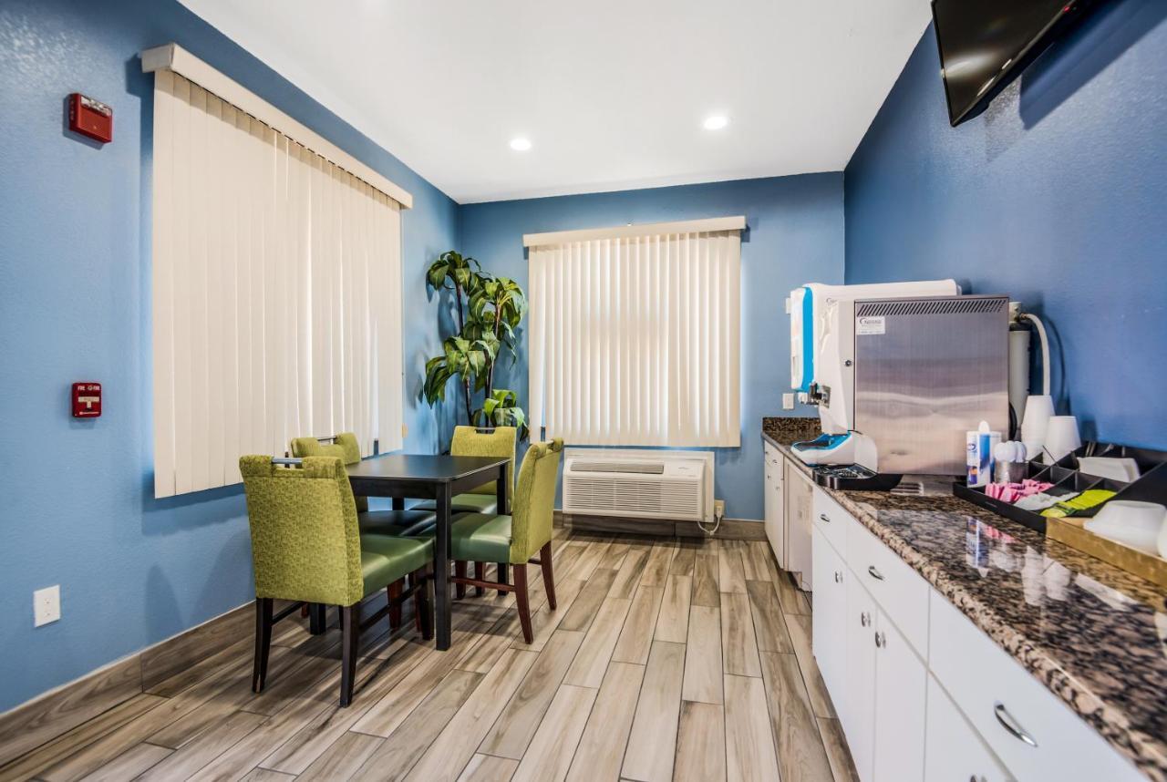 Scottish Inns & Suites Iah Airport-Beltway 8 Aldine Bagian luar foto