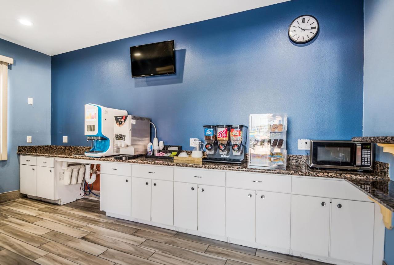 Scottish Inns & Suites Iah Airport-Beltway 8 Aldine Bagian luar foto