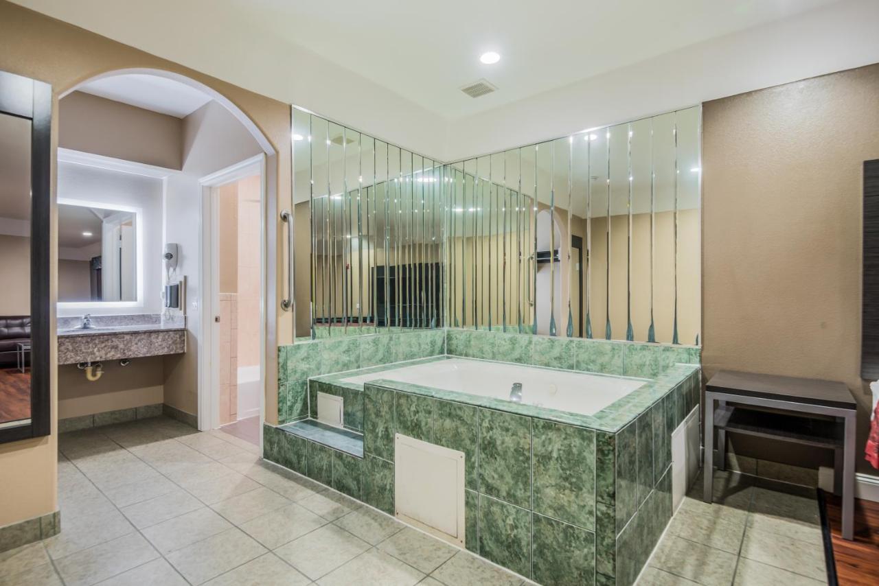 Scottish Inns & Suites Iah Airport-Beltway 8 Aldine Bagian luar foto