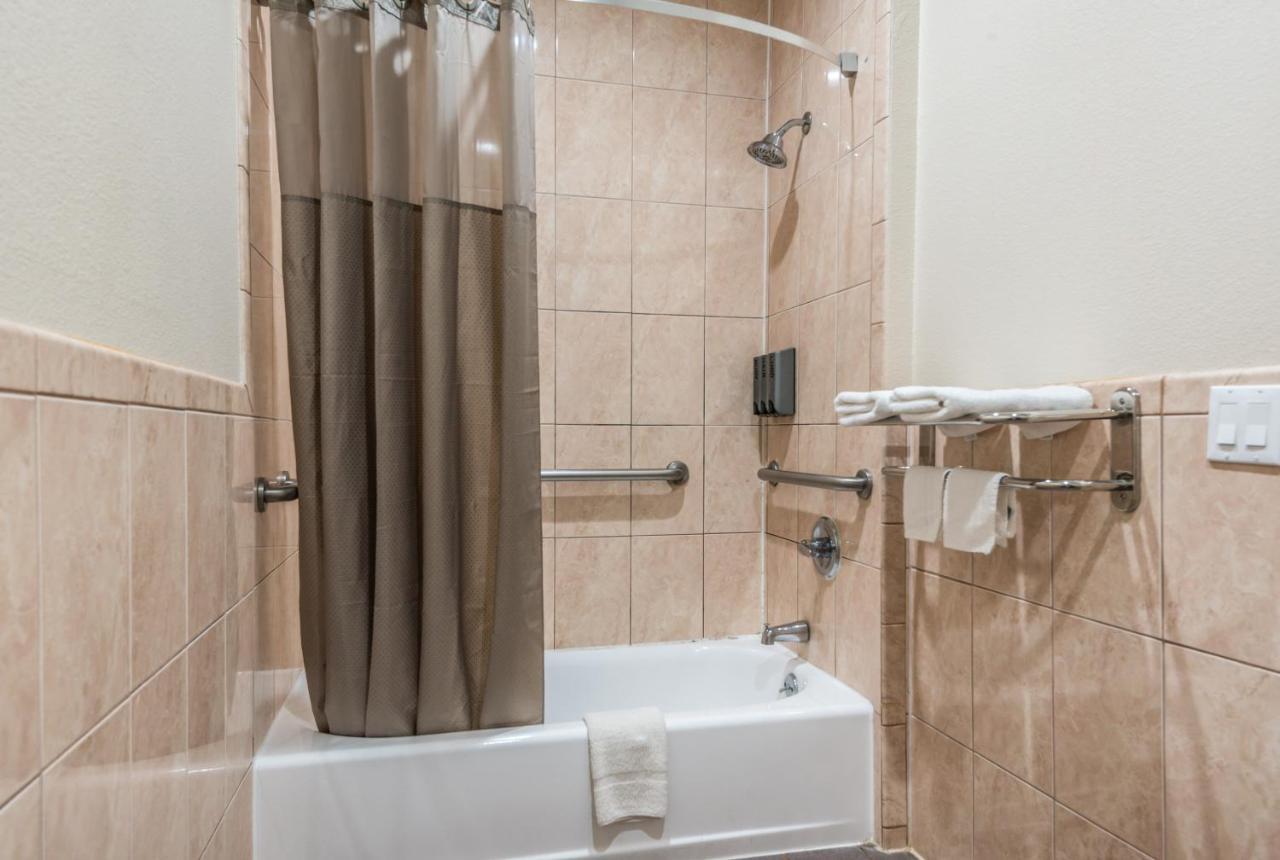 Scottish Inns & Suites Iah Airport-Beltway 8 Aldine Bagian luar foto