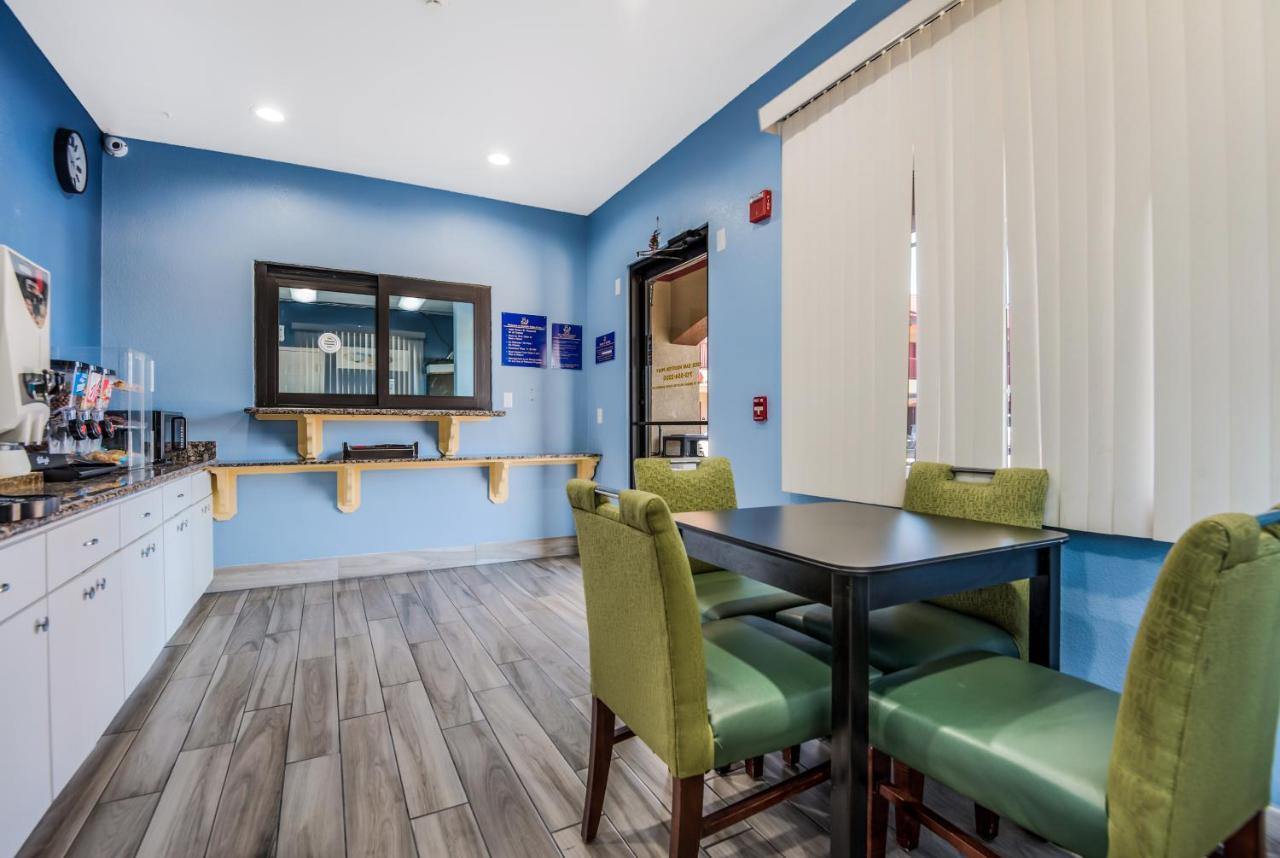 Scottish Inns & Suites Iah Airport-Beltway 8 Houston Bagian luar foto